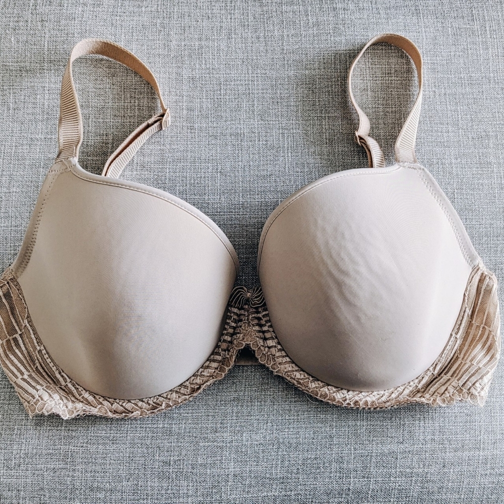 [Wacoal] Low plunge bra
